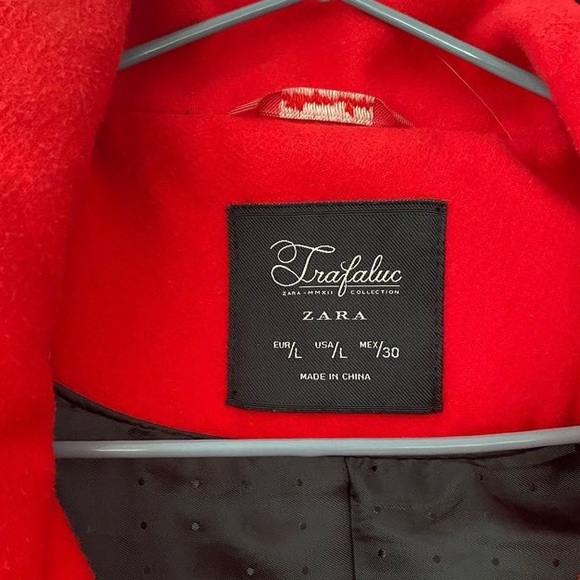 Bold coat ❤️ - Picture 2 of 2